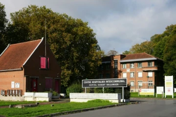 L'entrée de l'hôpital Robert Ballanger,  le 22 octobre 2024 à Aulnay-sous-Bois, en Seine-Saint-Denis, où Santiago, un nourrisson de 17 jours, a été enlevé par ses parents