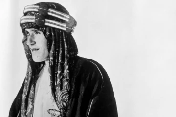 Portrait non daté de Sir Thomas Edward Lawrence, connu sous le nom de Lawrence d'Arabie, en costume traditionnel arabe