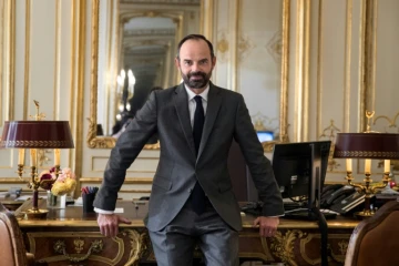 Le nouveau Premier ministre Edouard Philippe dans son bureau à Matignon, le 17 mai 2017 à Paris