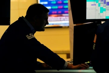 Les marchés européens ont fini dans le rouge lundi après des indicateurs chinois peu favorables à la dynamique de la reprise mondiale