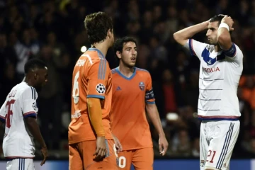 La déception du capitaine lyonnais Maxime Gonalons, après la défaite contre Valence le 29 septembre 2015 à Gerland