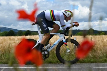 L'Italien Filippo Ganna, vainqueur du contre-la-montre lors de la 4e étape du Critérium du Dauphiné, au nord de Montbrison (Loire), le 8 juin 2022
