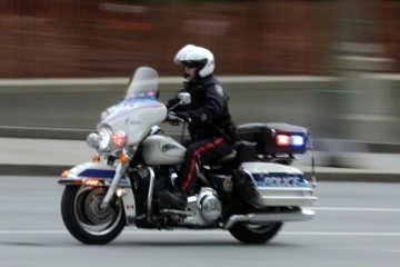 Un motard de la police dans les rues d'Ottawa au Canada, le 22 octobre 2014