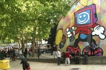 Capture d'écran montrant la plus grande fresque murale d'Europe à Evry dans la banlieue parisienne, le 26 septembre 2015