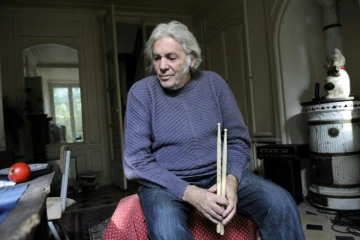 L'auteur-compositeur Pierre Barouh, le 14 octobre 2008 à Paris chez lui