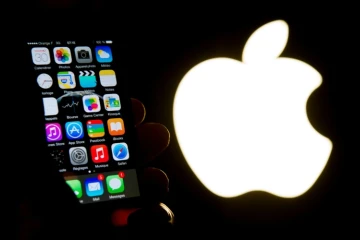 Le bras de fer entre Apple et la justice américaine suscite la colère des défenseurs des libertés civiles, qui y voient le risque de déclencher une surveillance débridée après le scandale de l'espionnage de l'Agence américaine de renseignement NSA