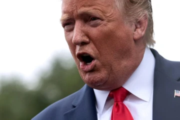 Le président américain Donald Trump s'exprime depuis les jardins de la Maison Blanche  