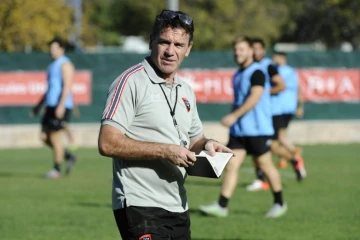 Le nouvel entraîneur toulonnais Mike Ford, le 27 octobre 2016 lors d'une séance d'entraînement  au stade Berg de Toulon