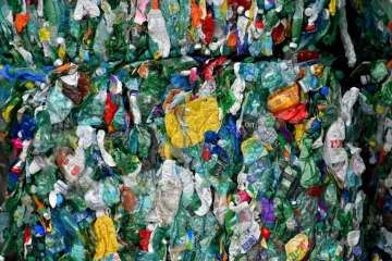 L'Assemblée nationale a voté dans la nuit de jeudi à vendredi le projet de loi anti-gaspillage consacré à "l'écologie du quotidien" et à la chasse au "tout jetable", après deux semaines de débats qui se sont tendus sur la consigne des bouteilles en plastique, repoussée à plus tard.