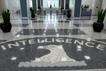Le président des Etats-Unis Donald Trump a assuré samedi aux employés de la CIA qu'il était "à 1000%" derrière eux, tentant d'apaiser la polémique née de ses propos très critiques à l'encontre de l'agence de renseignement