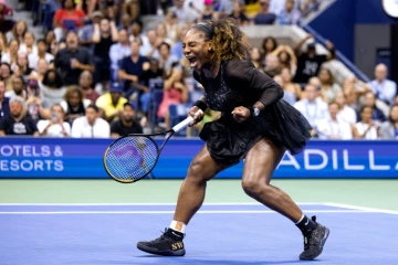 Serena Williams pendant son match du 1er tour de l'US Open contre Danka Kovinic le 29 août 2022 à New York