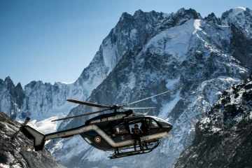 Un hélicoptère de la gendarmerie dans le massif du Mont-Blanc, le 25 septembre 2015