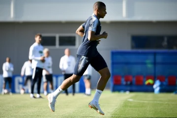L'attaquant des Bleus Kylian Mbappé lors d'une séance d'entraînement, le 2 juillet 2018 à Istra