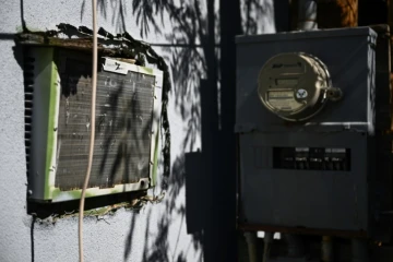 Un climatiseur installé dans un mobile home à Phoenix, en Arizona, le 20 juillet 2023 