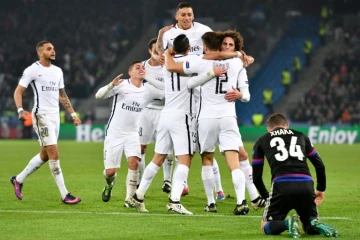 Thomas Meunier, buteur à Bâle en Ligue des champions, est félicité par ses coéquipiers du PSG, le 1er novembre 2016
