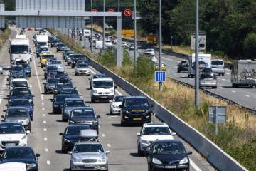 Trafic dense sur l'autoroute A63 à hauteur de Bordeaux le 3 août 2019