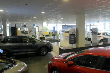 Les coonstructeurs automobiles  français Renault et PSA ont légèrement mieux résisté que le marché
