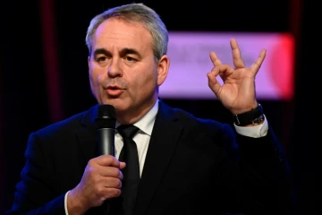 Le président de la région des Hauts-de-France et candidat à la primaire des Republicains pour la présidentielle, Xavier Bertrand, lors d'un meeting à La Baule le 5 novembre 2021