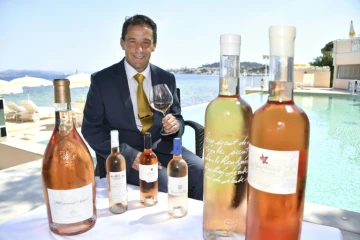 Franck Perroud, sommelier au triple étoilé Michelin de la Vague d'Or à Saint-Tropez, le 29 mai 2017