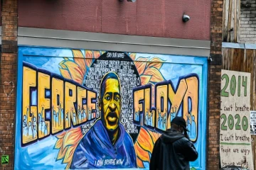 Une fresque murale en mémoire de George Floyd, le 10 mars 2021 à Minneapolis