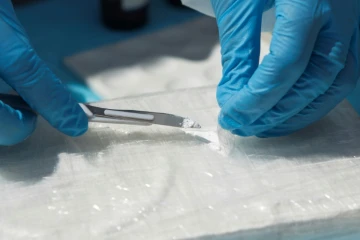 Depuis plusieurs semaines les autorités enquêtent sur de mystérieux paquets échoués sur les plages contenant de la drogue, au total jusqu'à aujourd'hui 763 kg, dont de la cocaïne.