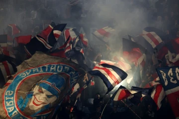 Supporters du PSG au Parc des Princes lors du match de L1 contre Strasbourg, le 19 octobre 2024 à Paris. 