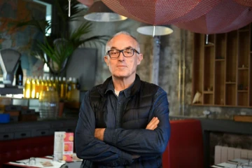 Pierre Pavy pose dans un de ses restaurants "Ici Grenoble", le 18 janvier 2018 à Grenoble 
