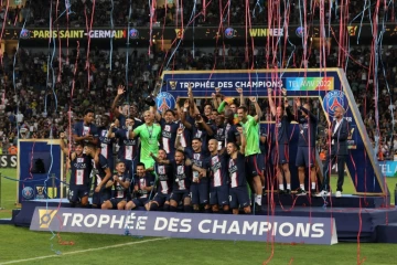 Le PSG vainqueur de son 11e Trophée des Champions à l'issue de sa démonstration face à Nantes, à Tel Aviv, le 31 juillet 2022 
