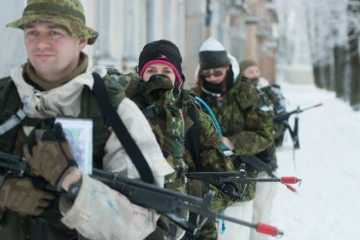 Des paramilitaires s'entraînent à Narva, en Estonie, le 14 janvier 2017