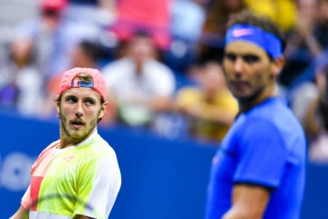 Lucas Pouille (g) face à Rafael Nadal en 8e de finale de l'US Open, le 4 septembre 2016 à New York