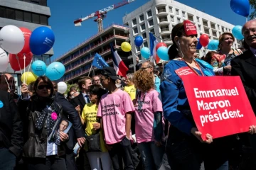 Des partisans d'Emmanuel Macron à Lyon, le 29 avril 2017