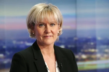 L'eurodéputée Nadine Morano pose avant de participer au JT de TF1 le 8 octobre 2015 à Boulogne-Billancourt