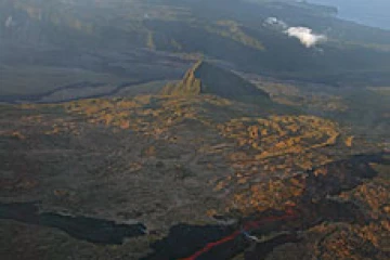 Lundi 16 août 2004

Image de la colère du volcan