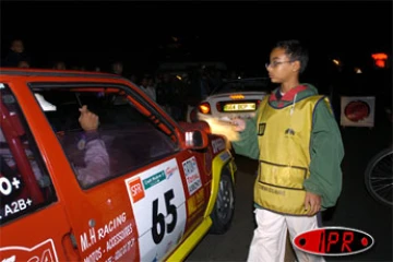 Vendredi 2 septembre 2005 


Plus de 600 bénévoles de tous âges sont mobilisés pour que ce Tour 
Auto soit une réussite

(Photo J.P.)