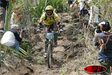 La 12ème édition de la Mégavalanche 2006 a eu lieu les samedi 2 et dimanche 3 décembre entre le Maïdo et Savannah (Ouest) - Photo Nicolas Bouhet