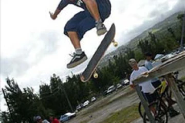 Compétition de roller, skate et BMX à l'Étang Salé le 30 juin 2002