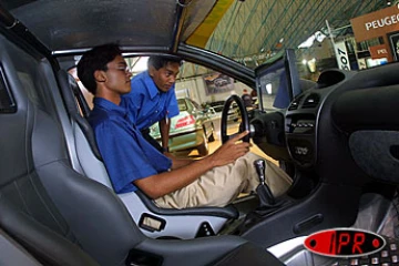 Le salon de la voiture d'occasion se tient au Port du jeudi 20 au dimanche 24 mars 2003