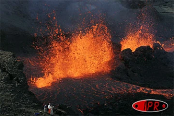 Mardi 4 octobre 2005 -

Le piton de la Fournaise est entré en éruption depuis 14h26