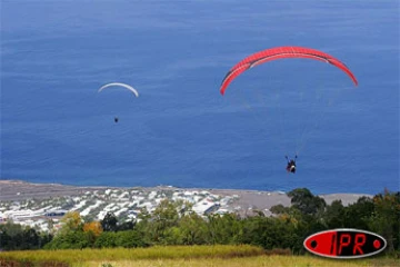 Lundi 7 novembre 2005 -

Le championnat de France de parapente a commencé tôt dans la matinée