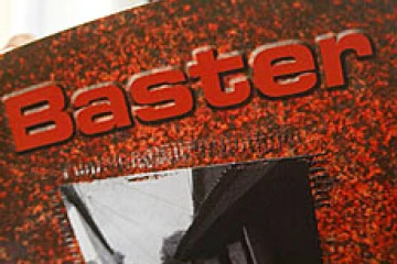 Vendredi 23 mai 2003 -
Baster vient d'éditer un livret de partitions regroupant 25 morceaux du célèbre groupe réunionnais