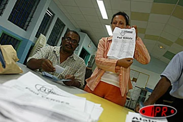 Dimanche 28 mars 2004 - 
La gauche remporte largement le second tour des régionales