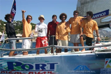 L'équipage réunionnais de &quot;La Route des Iles - Marseille - Corse 2005&quot; (Photo ligue de voile de La Réunion)