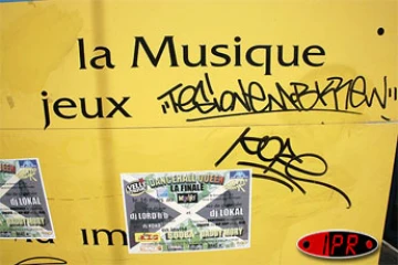 Tag sur les murs de Saint-Denis - 

&quot;On tag pour dire et montrer qu'on existe&quot; affirment les tagueurs