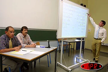 L'activboard va bientôt remplacer le bon vieux tableau noir des salles de classes