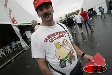 Dimanche 12 septembre 2005

Les tee shirts ont pris la parole à la fête de l'Humanité