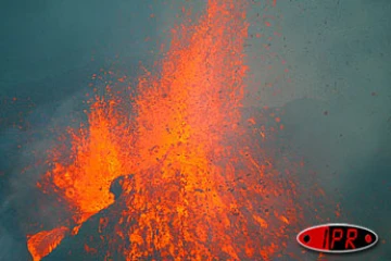 Le piton de la Fournaise est entré à nouveau en éruption le mercredi 4 juin 2003 vers 15 heures.