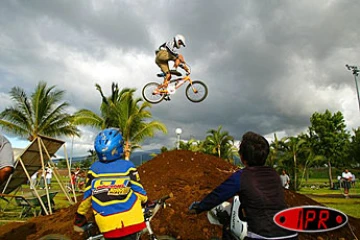 Samedi 29 et dimanche 30 novembre 2003
Le vélo a été l'une des vedettes des fêtes de la ville du Port