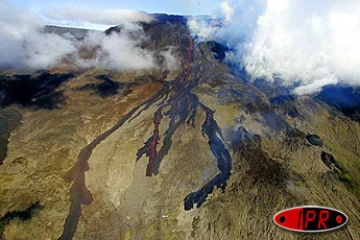 Piton de la Fournaise 

Éruption du vendredi 13 août 2004