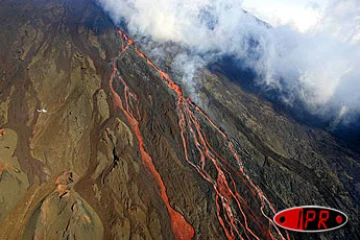 Piton de la Fournaise 

Éruption du vendredi 13 août 2004