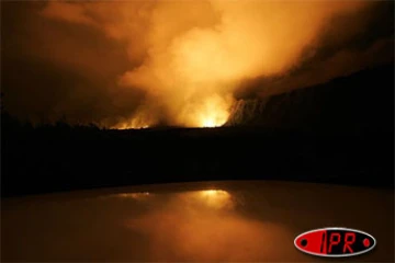 Vendredi 25 février 2005


La lave a traversé la RN 2 et se jette dans la mer